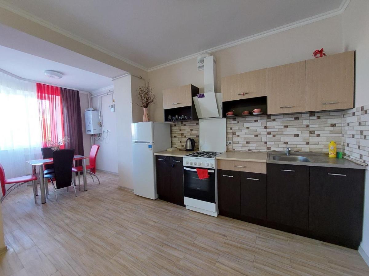 Appartamento Новобудова Центр Lutsʼk Esterno foto