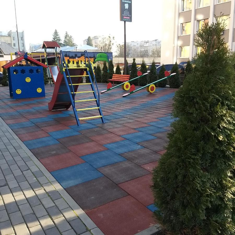 Appartamento Новобудова Центр Lutsʼk Esterno foto